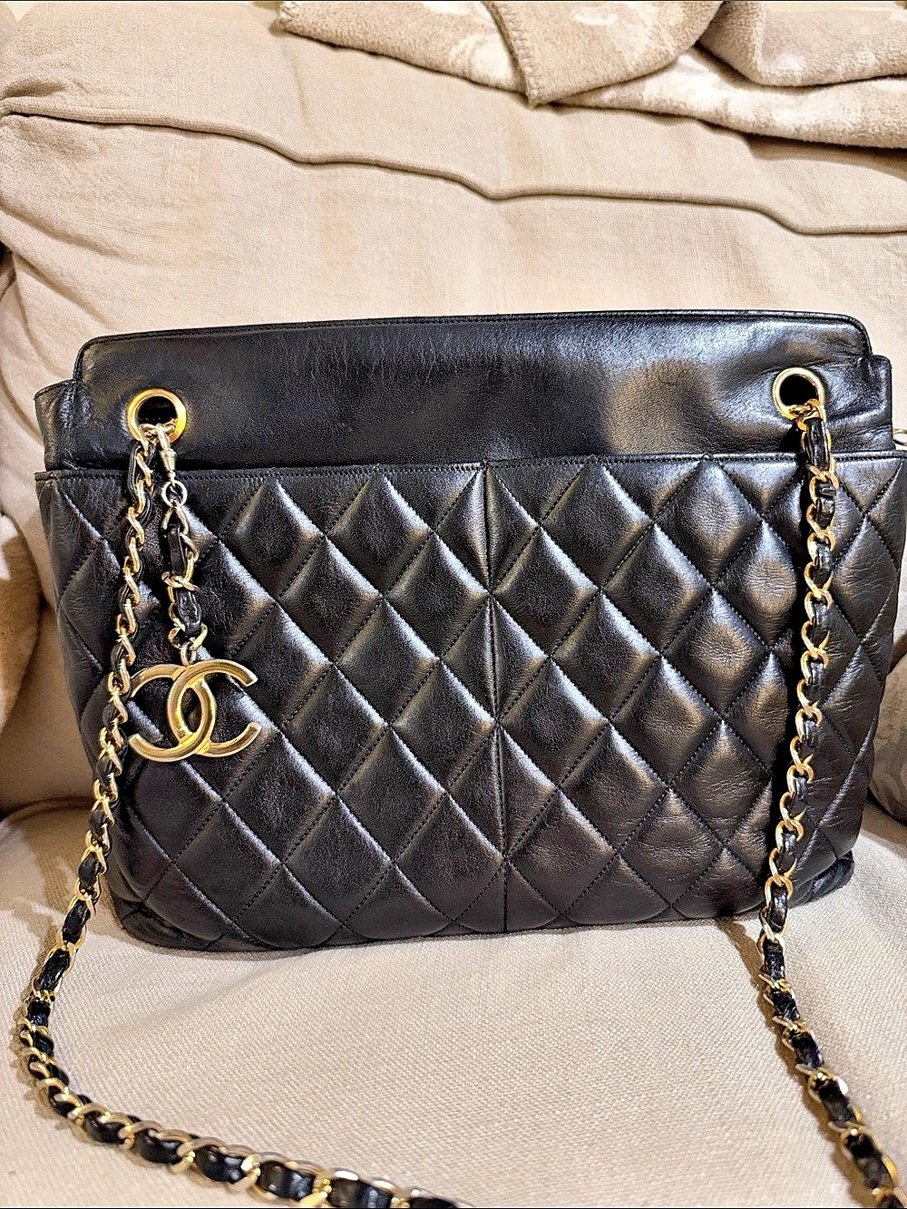 Chanel Quilted Lambskin Pocket Bag in Black